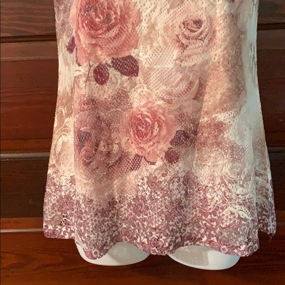Elle Mode Sleeveless Rose Top👠 - Picture 4 of 11